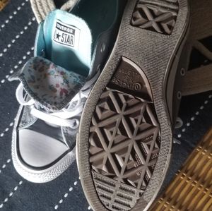 Gray size 6 women's Converse